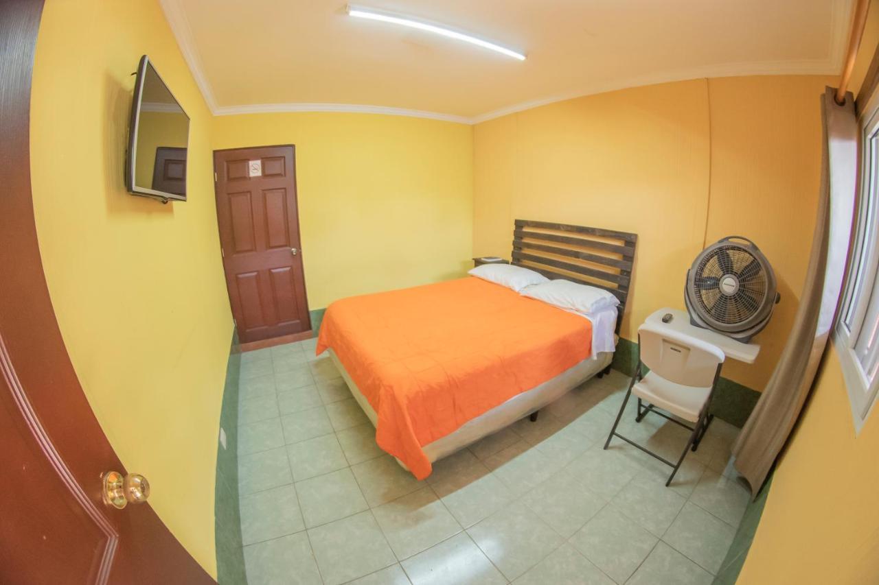 Euro Hostal جواتيمالا المظهر الخارجي الصورة